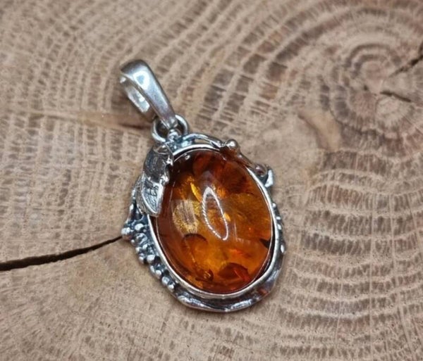 925 zilveren ketting hanger met Barnsteen.