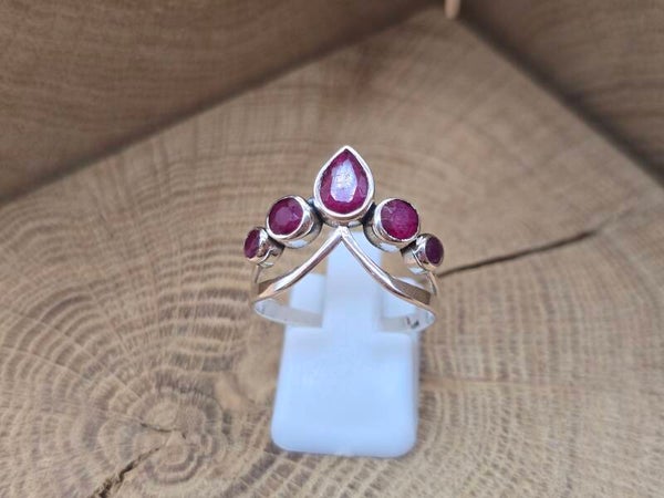 925 zilveren, kroon ring met Robijn. Maat 16.5