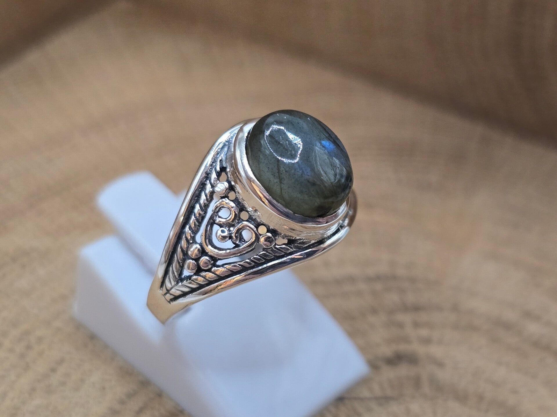 925 zilveren ring met Labradoriet. Maat 18