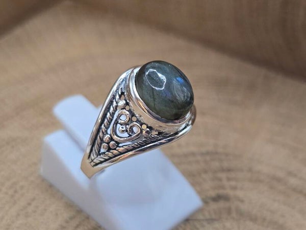 925 zilveren ring met Labradoriet. Maat 18