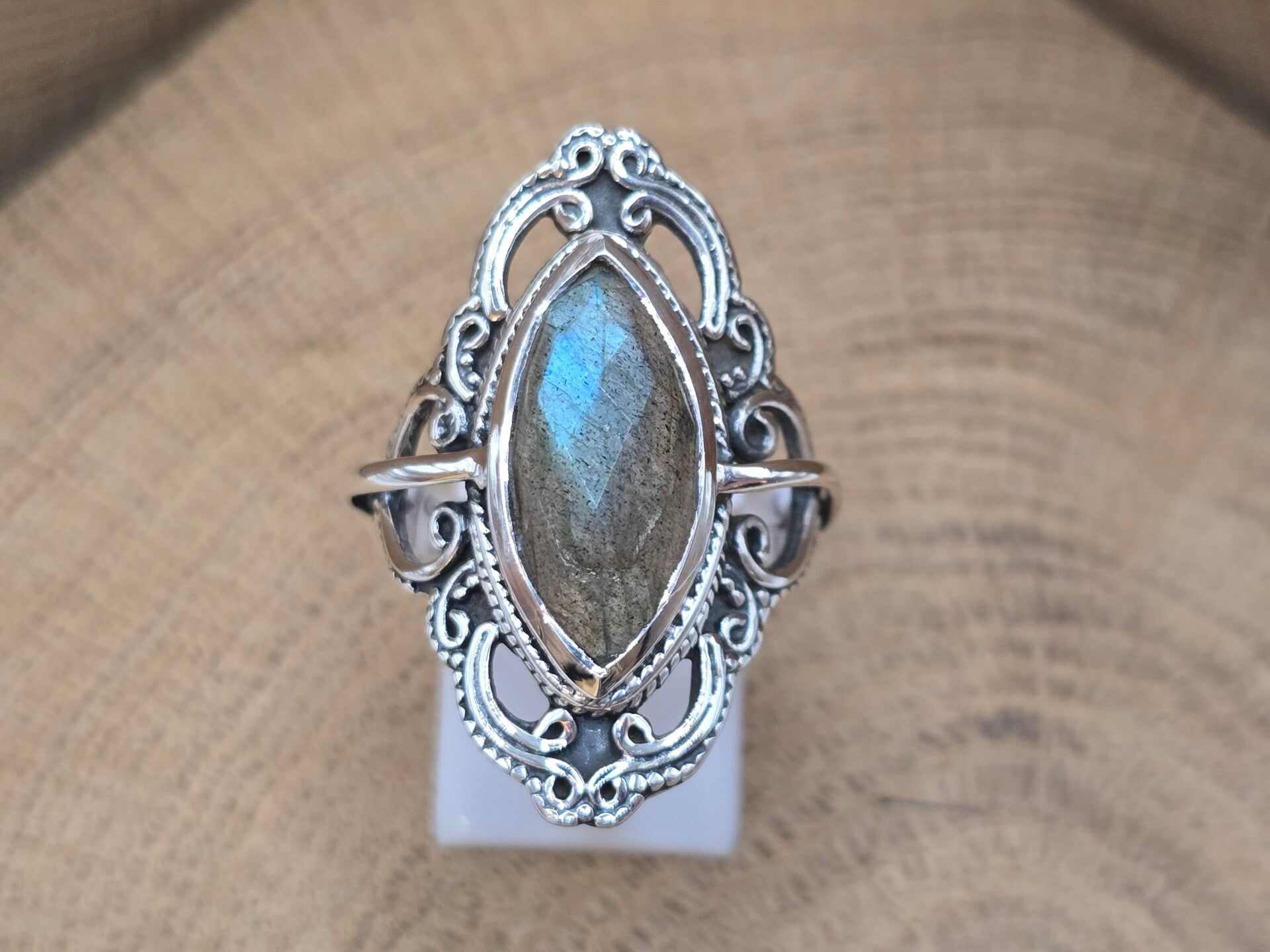 925 zilveren, ring met Labradoriet. Maat 18.5