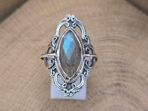 925 zilveren, ring met Labradoriet. Maat 18.5