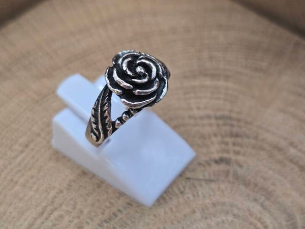925 zilveren, ring met een roos. Maat 16