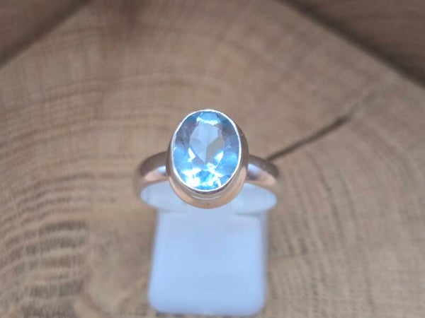 925 zilveren, ring met Topaas maat 17.5