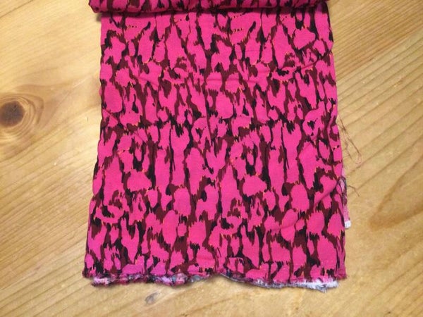 Viscose 200x140 roos met vlekken
