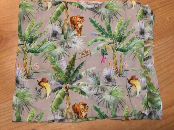 Viscose 120x140 leeuw en bladeren