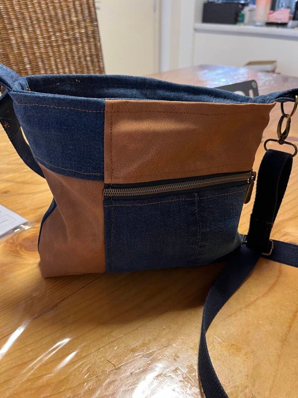 Handtas maken met gerecyleren  matriaal zoals een jeans broek of ondere stoffen