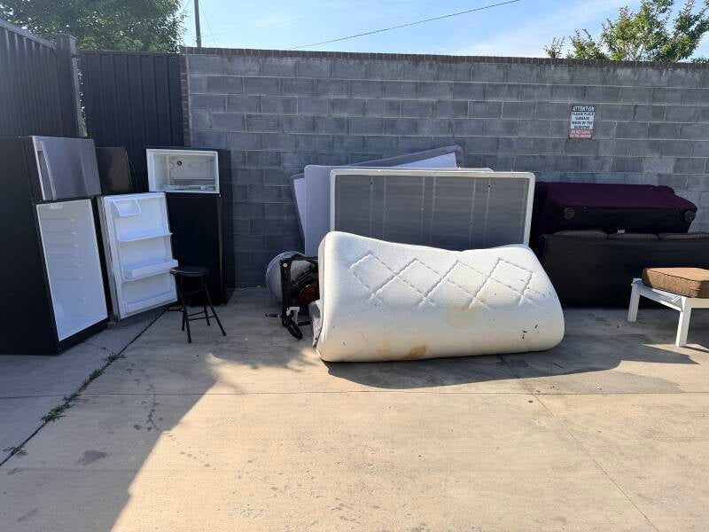 kernersville-apartment-dumpster-cleanup.jpg