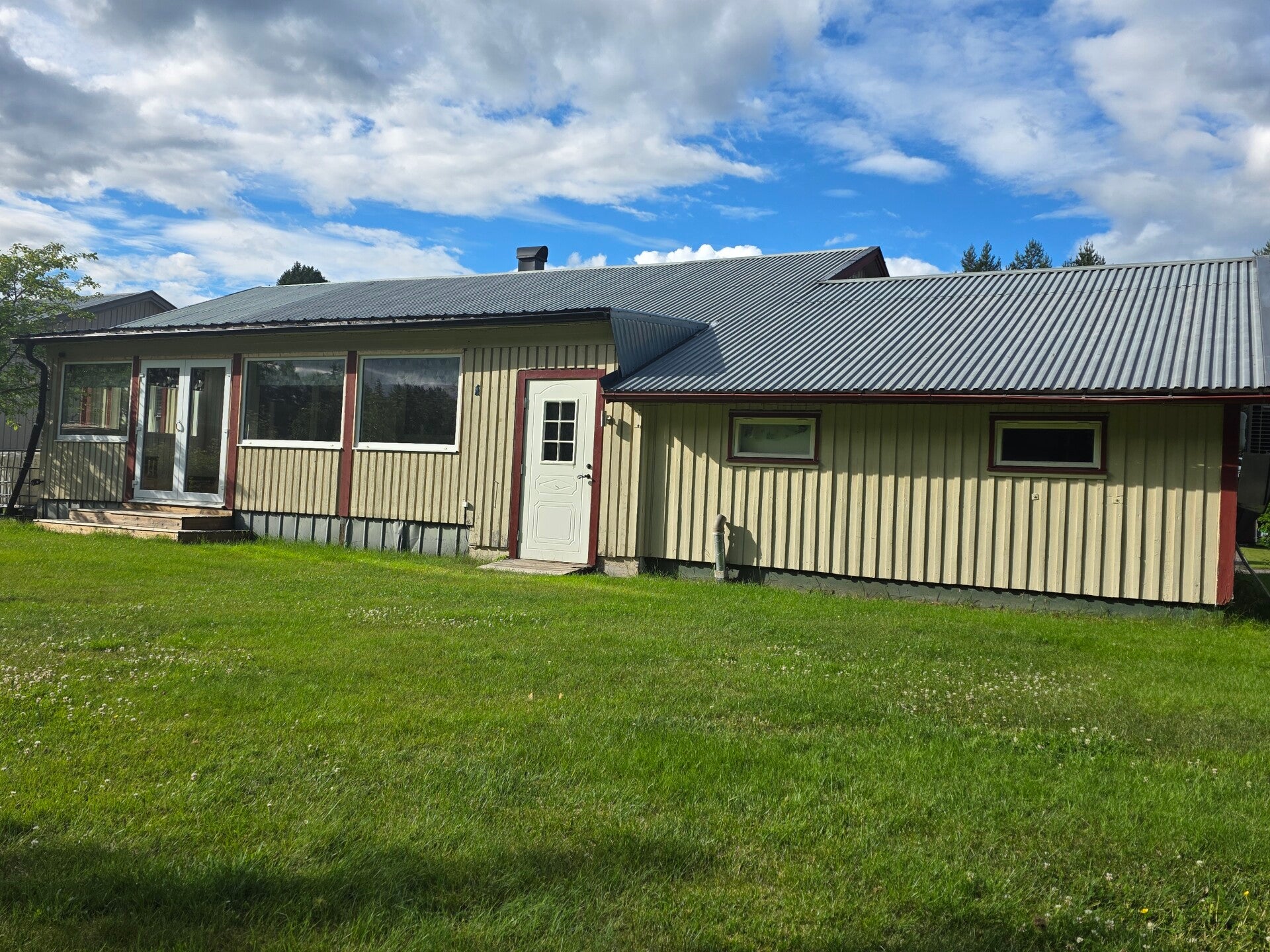 Ferienhaus Villa Edda Für bis zu 6 Personen, mit Garten, Wintergarten, Terrasse und Garage in der Nähe vom Storforsen - Schwedens größte Stromschnellen