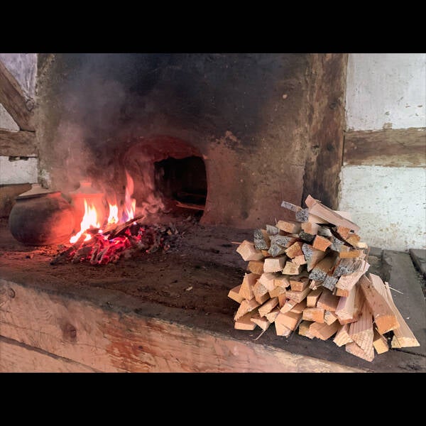 Feuerhloz für den Herd