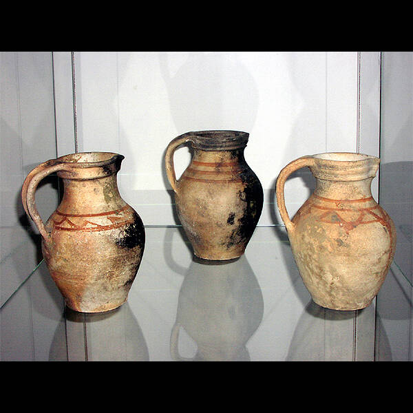 Kanne 14. Jahrhundert Engobe