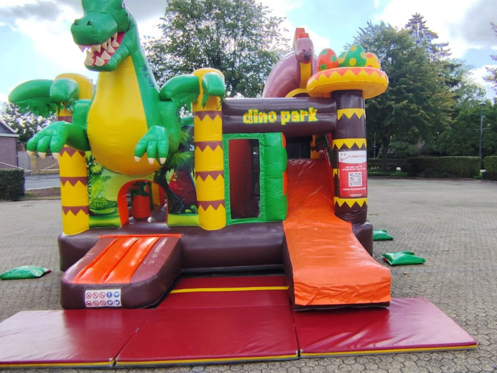 Springkasteel Dino Park multiplay