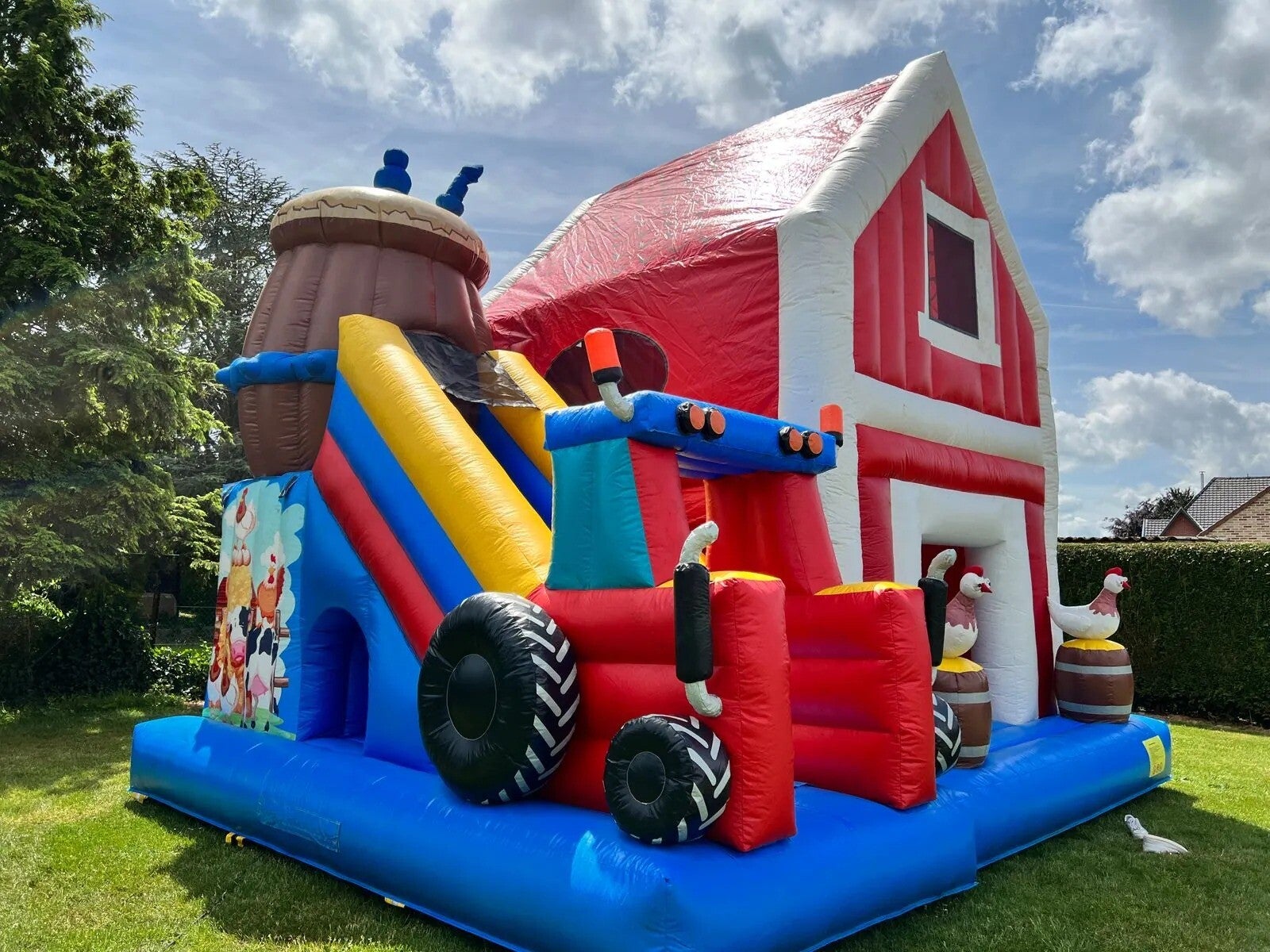 Springkasteel Boerderij met glijbaan