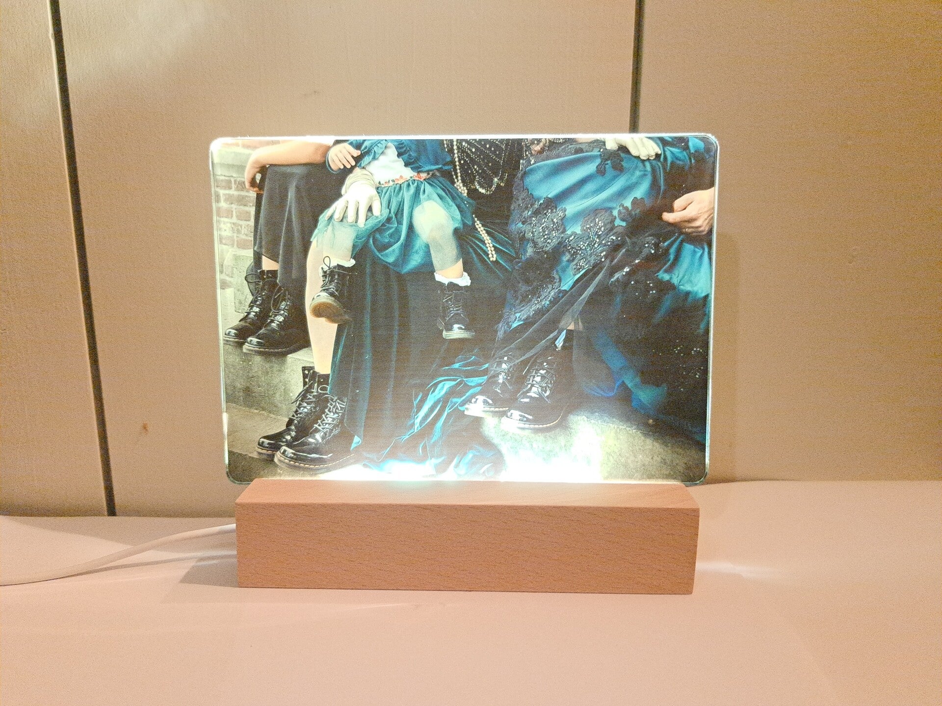 Acryl plaat op basis met ledlicht.