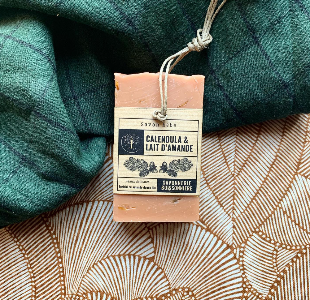 Biologische Calendula & Amandelmelk zeep > gevoelige huid / baby van savonnerie buissonnière
