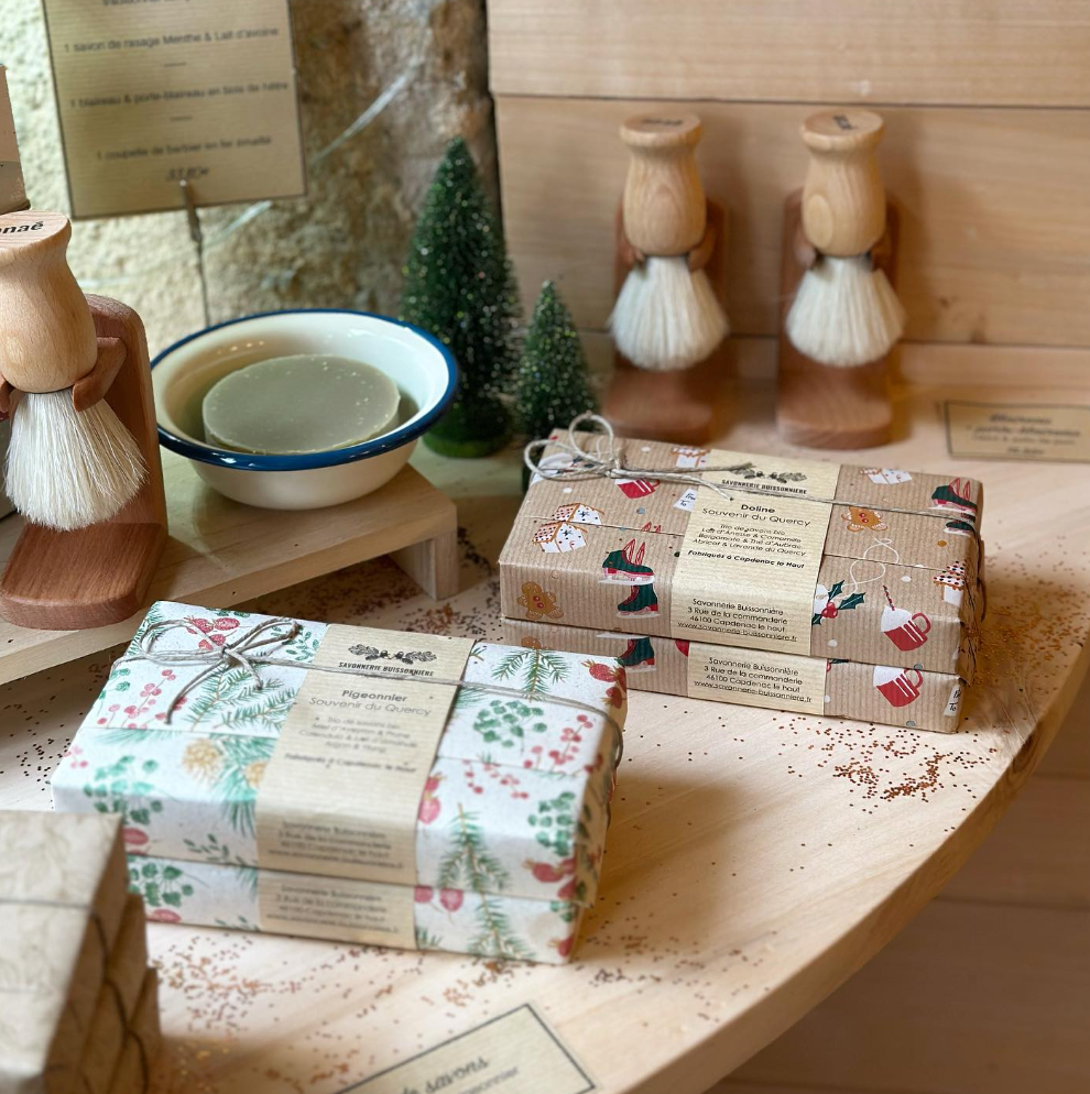 Trio van zepen Duiventil van savonnerie buissonnière