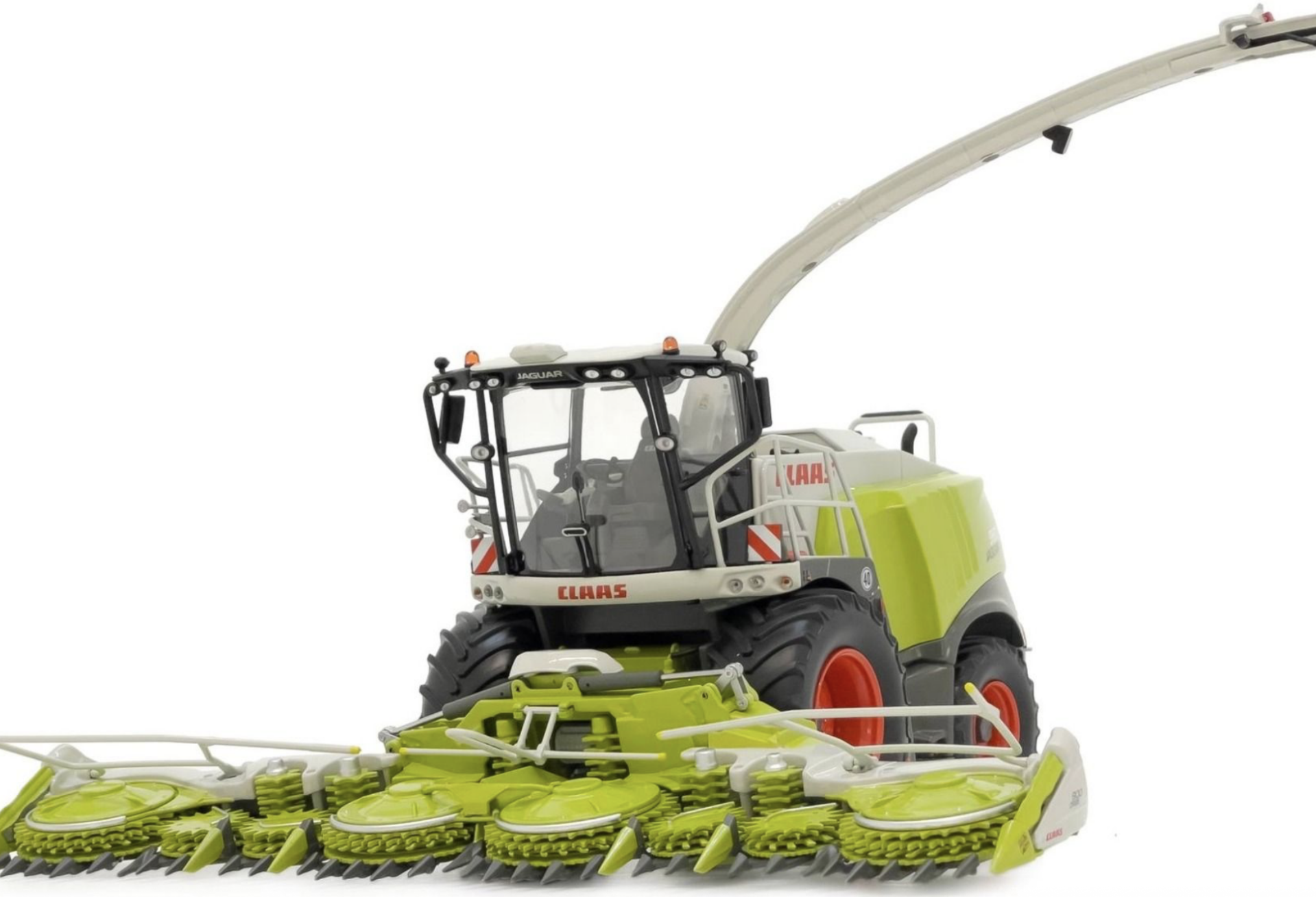 Ensileuse CLAAS Jaguar 960 Dynamic Power avec bec Orbis 900
