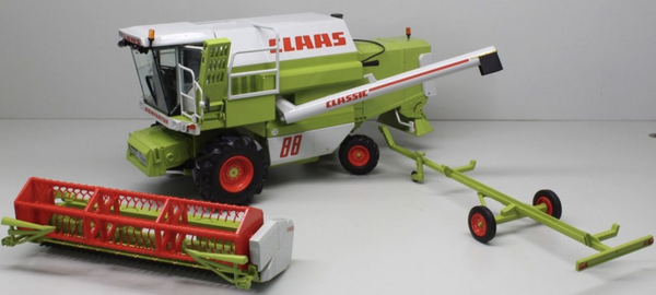 Moissonneuse CLAAS Dominator 88 Classic avec chariot porte coupe