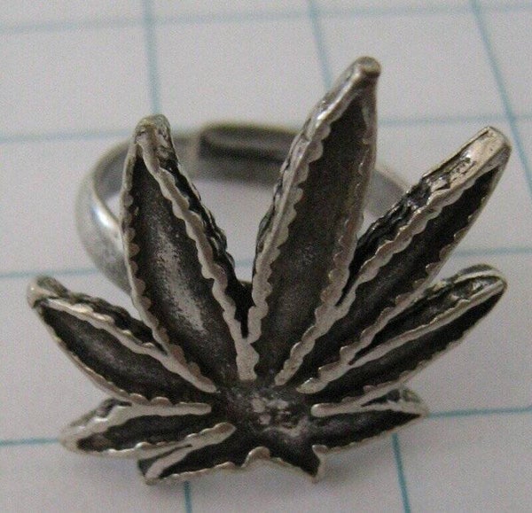 Verstelbare ring met hasjblaadje 10026