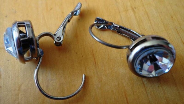 Zilverkleurige oorbellen met ronde stras steen 20147