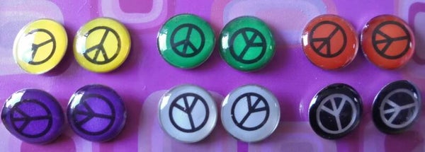 Oorstekers met Peaceteken