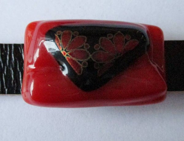 Zwarte armband met glazen roodoranje rechthoek 55530r