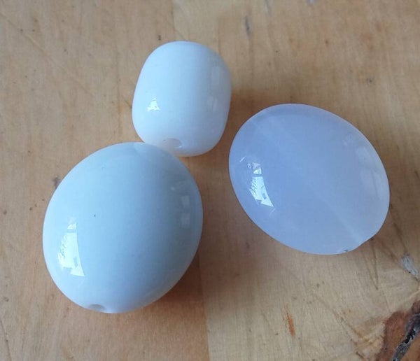 Grote kunststof kralen wit en grijswit 90073 1-1a