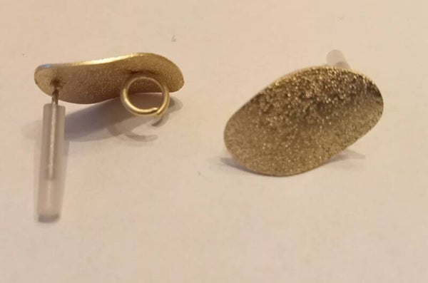 Oorstekers goudkleurig ovaal met RVS steker 90206 Y