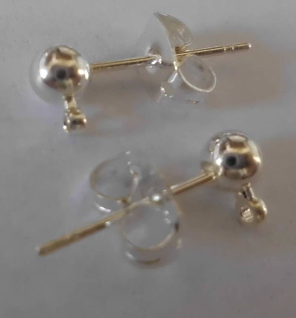 Oorsteker met oogje en slotje, verzilverd of RVS