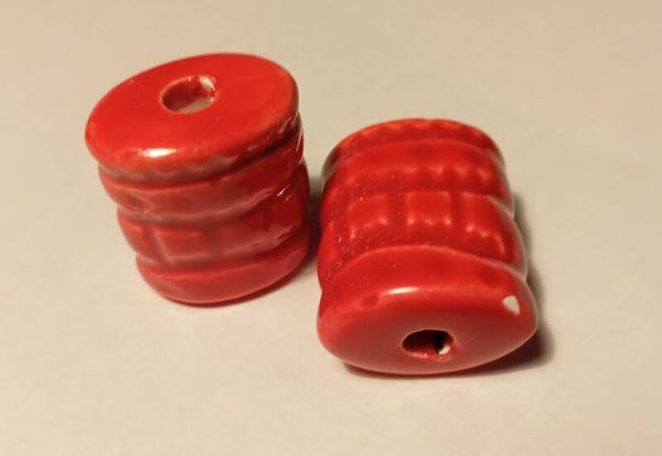 Tonvormige grote rode keramiekkralen 23x18x12 mm 90476 4-3a