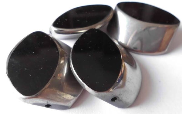 Zilverkleurig en zwarte glaskraal kr90559