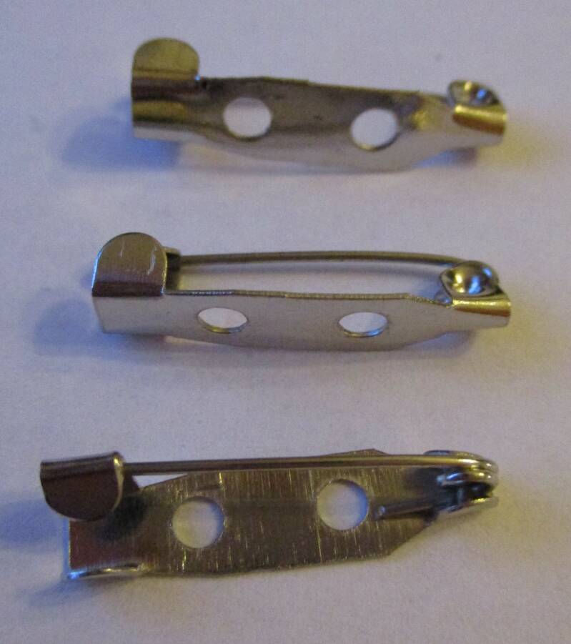 Houten bevrijdings speld (Wooden liberation festival brooch 1945