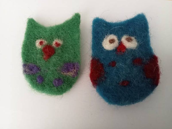 Wollen uil broche 10028