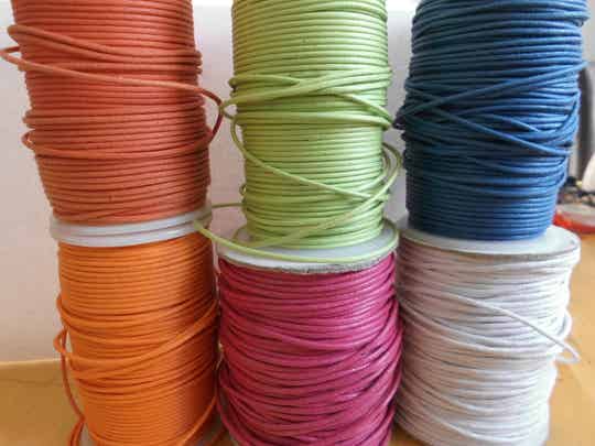 Waxkoord in diverse kleuren en diktes per meter dk90861