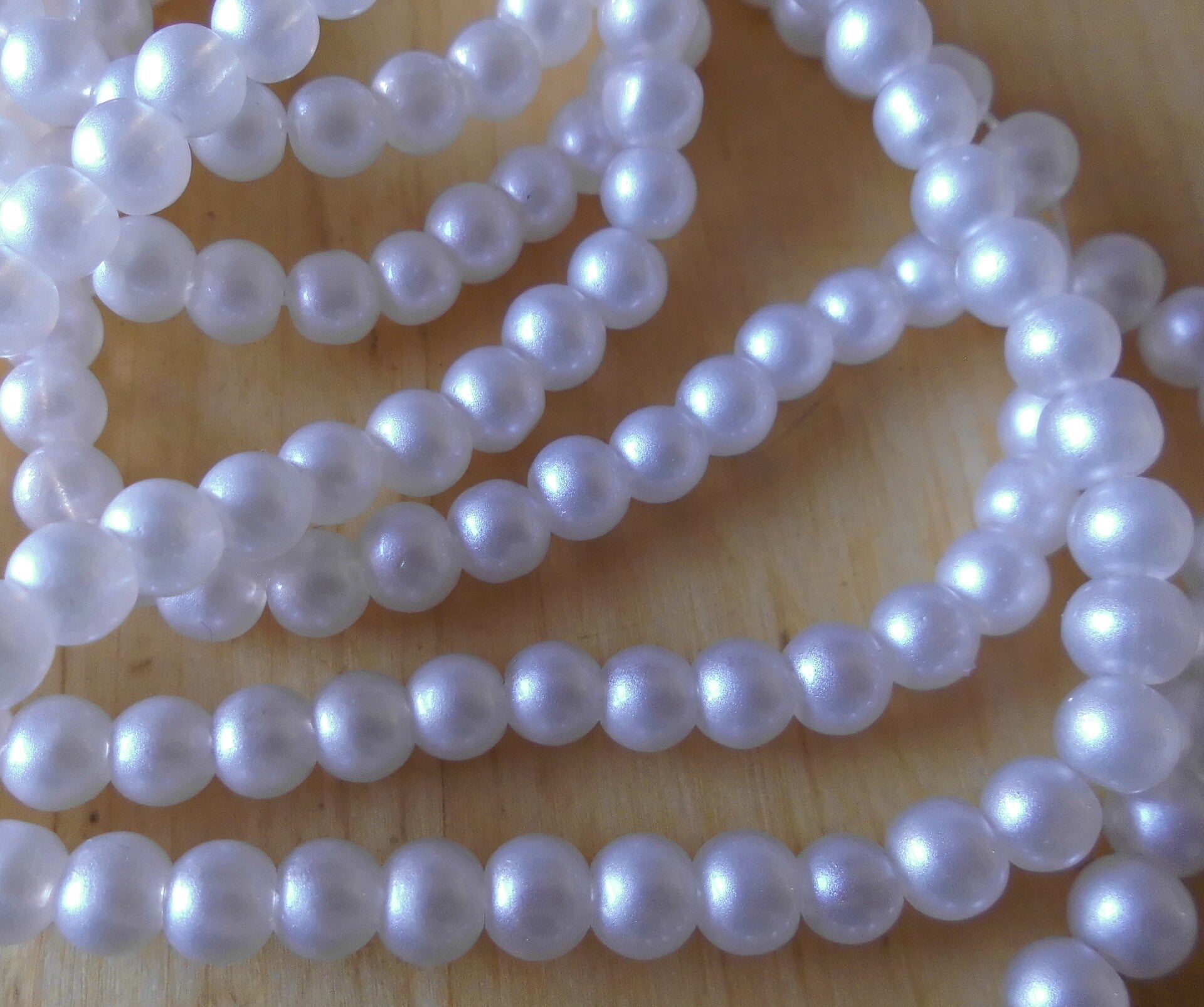 Glasparels wit rond 4mm kr90815 O