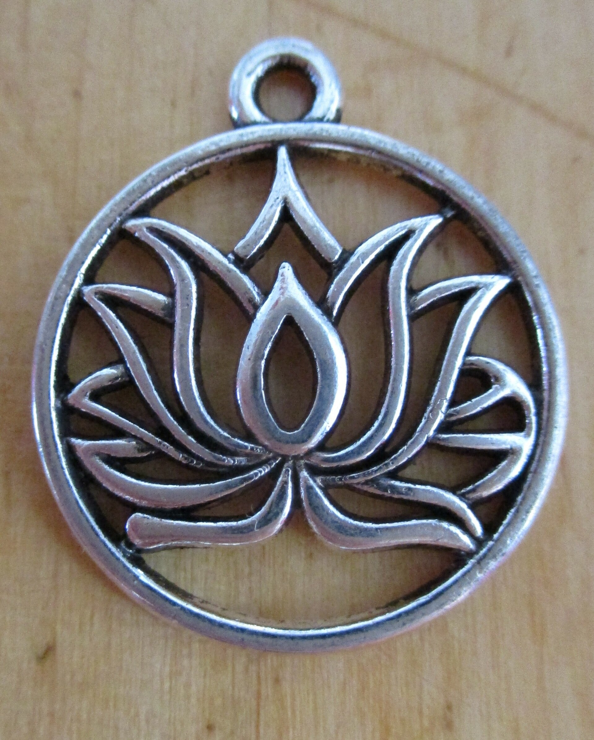 Bedel lotus bloem 22x19 mm 90903 k9