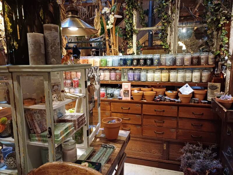 De Landgoedwinckel Β woon-en cadeauwinkel in Echten