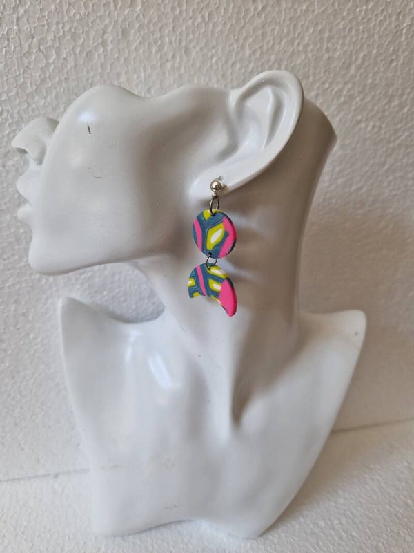 Oorhanger in neon roze dessin.