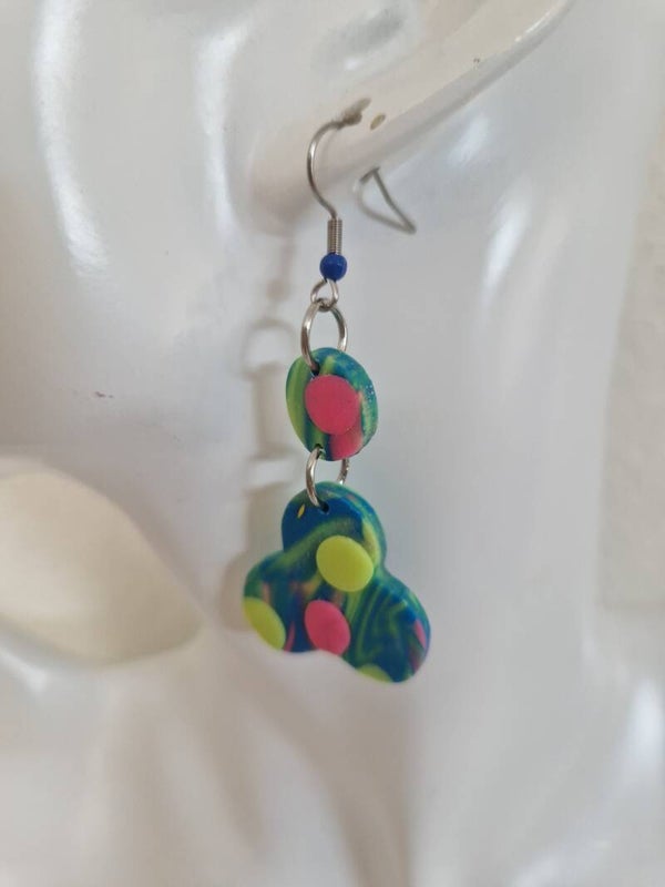 Oorhangers in neon kleuren