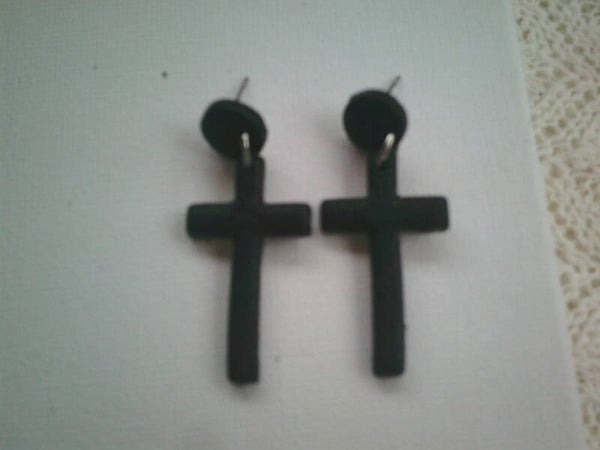 Oorhangers Kruis model in zwart.