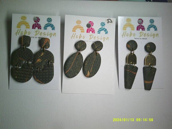 Oorhangers 3 modellen olijfgroen met goudkleur