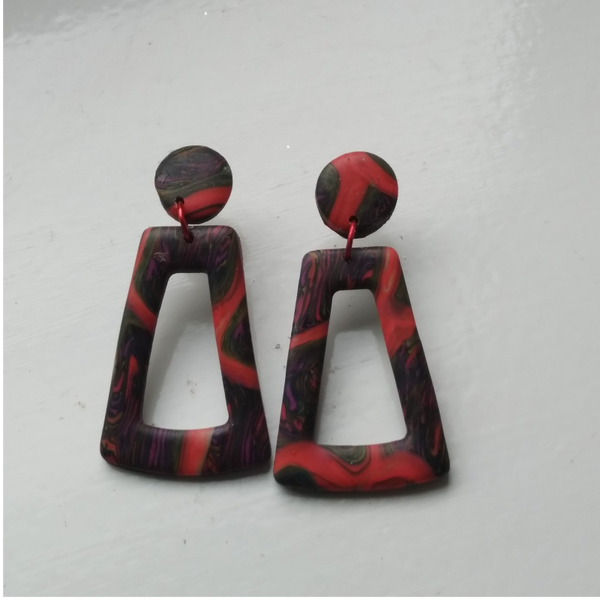 Prachtige kleuren oorbel.