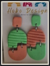 Oorhanger in groen met zalm.