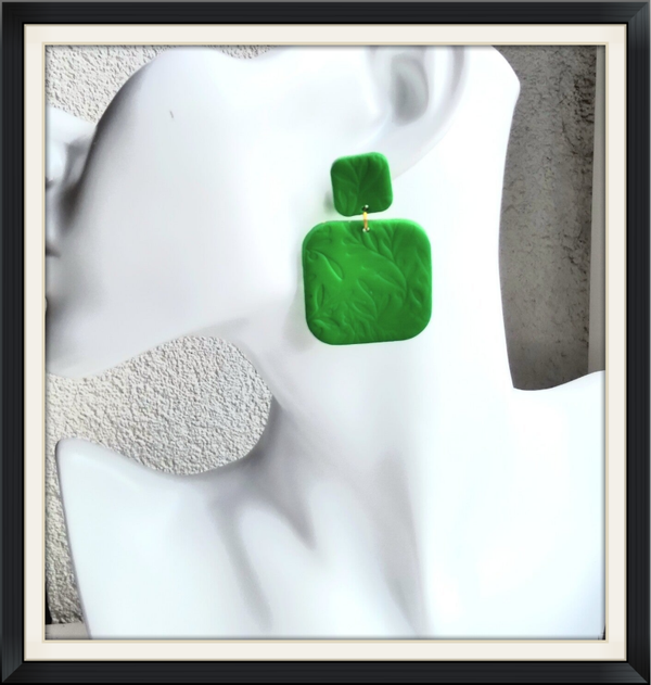 Appelgroene oorbellen vierkant