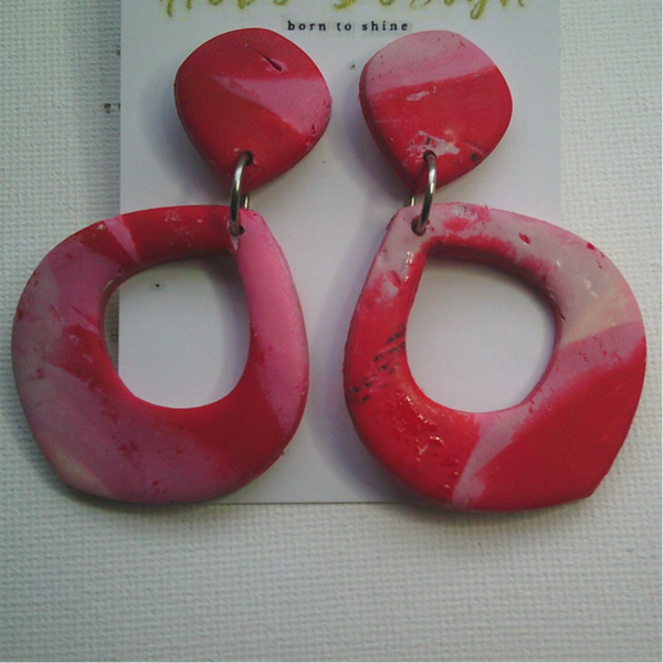 Oorhangers in rood roze dessin