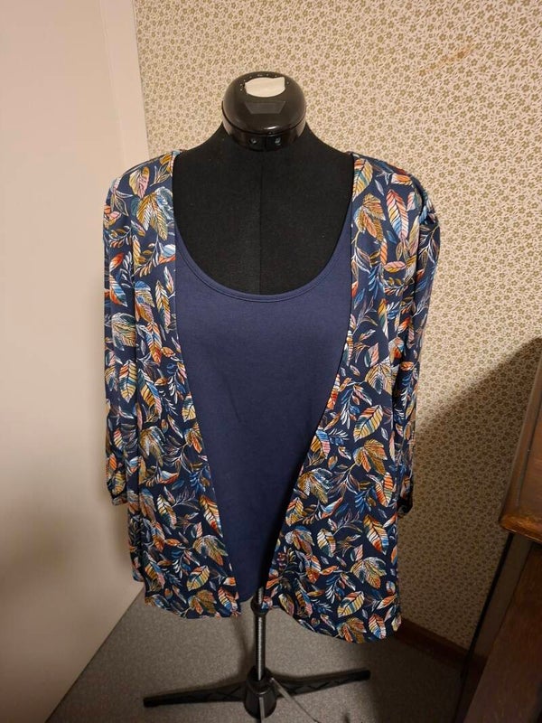 Atlas For Women 2-in-1 top vestje blauw bloemenprint maat 52-54