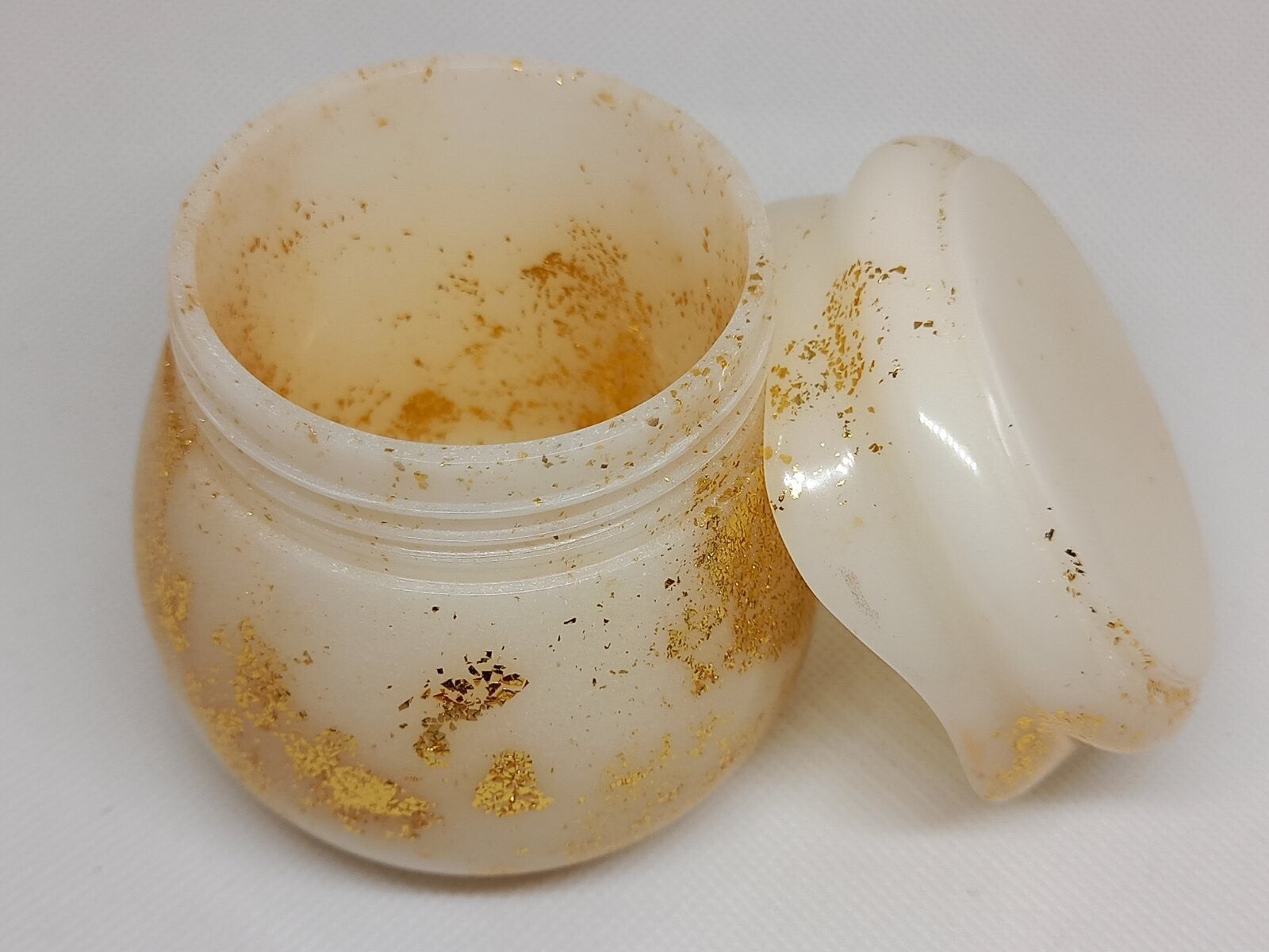 Bocal avec couvercle en résine époxy "Golden Chic"