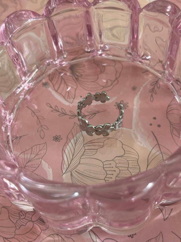 Daisy ring