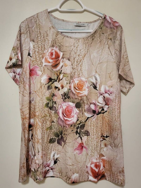 Tshirt mit Blumenmuster, Gr. L - 1x verfügbar