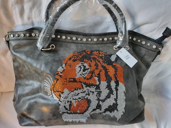 Echtleder Handtasche mit Tiegerkopf